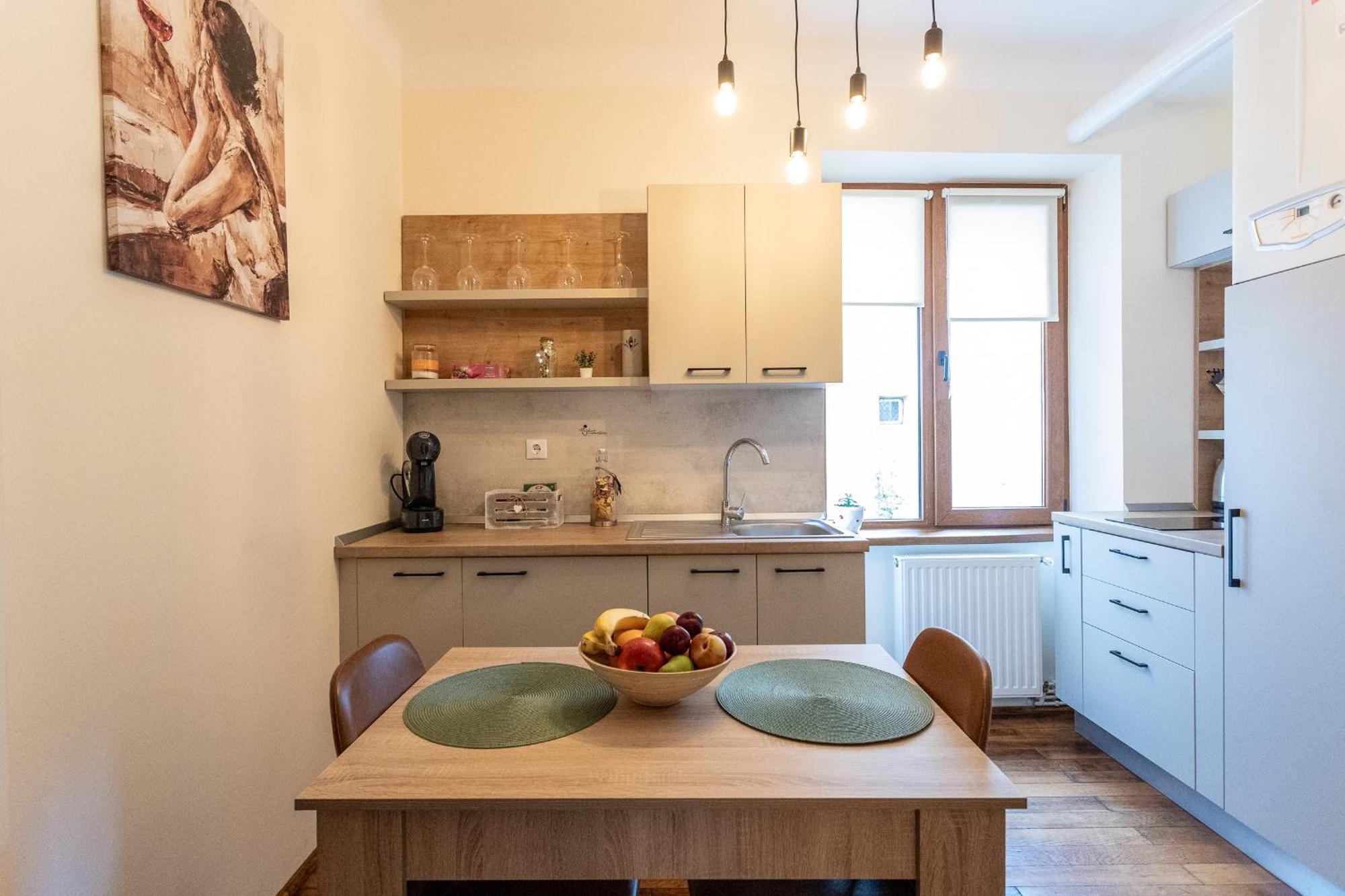 Supreme Deer Appartement Braşov Buitenkant foto