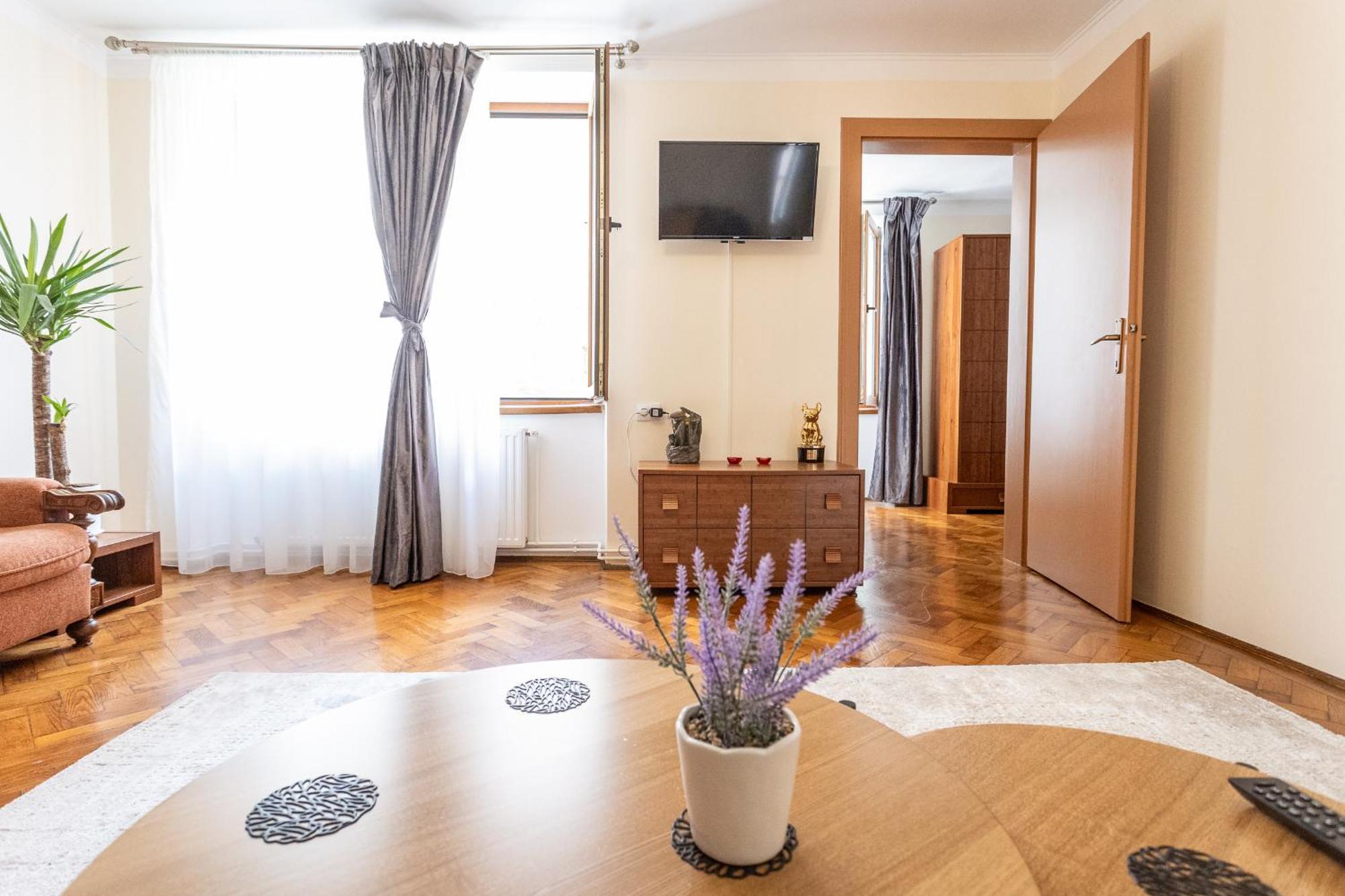 Supreme Deer Appartement Braşov Buitenkant foto
