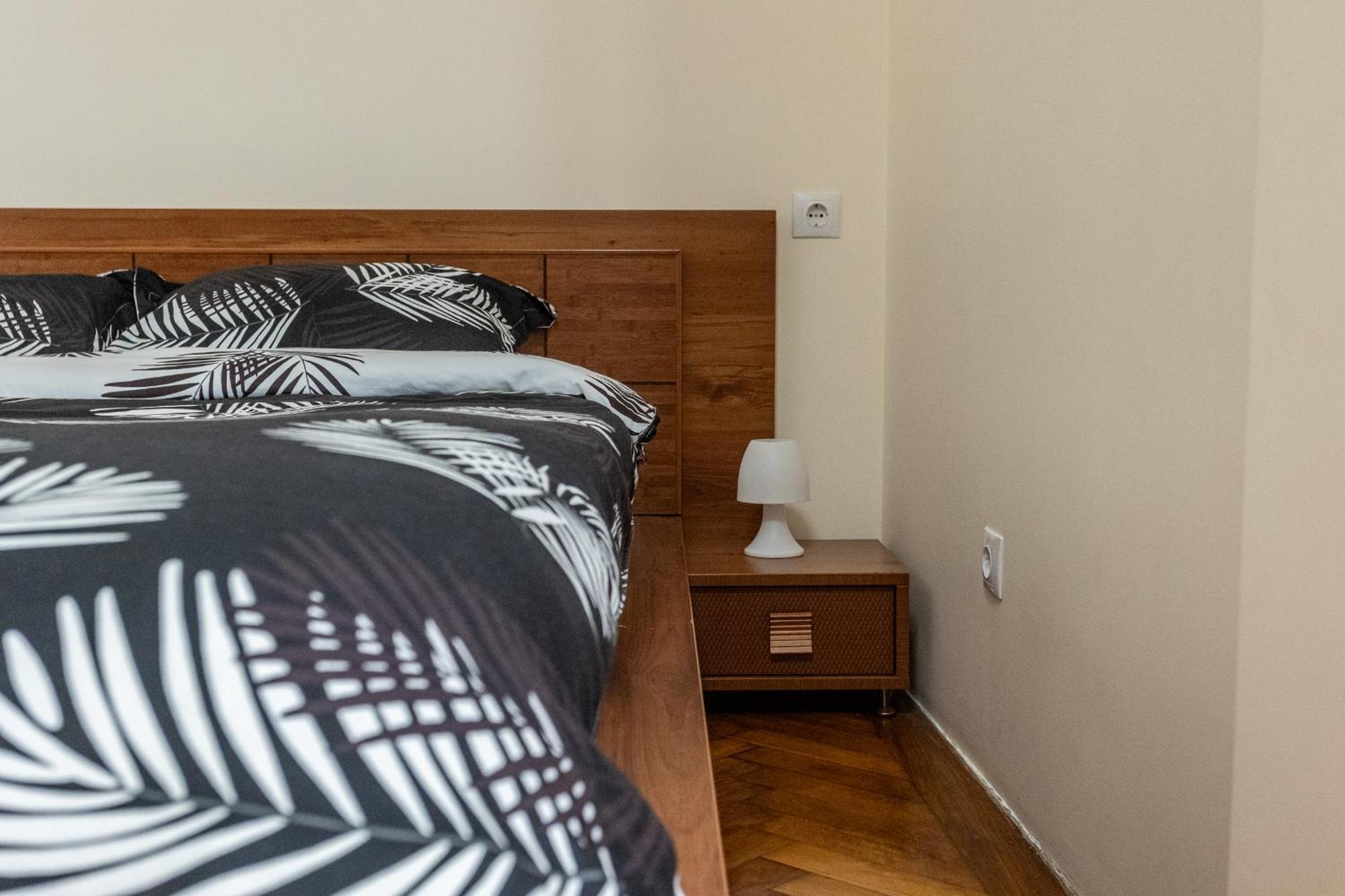Supreme Deer Appartement Braşov Buitenkant foto